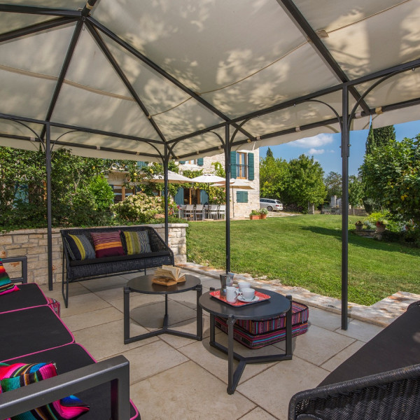 Villa Moncitta, Villa Moncitta Luxury stone villa with large garden, private pool and panoramic views  Karojba
