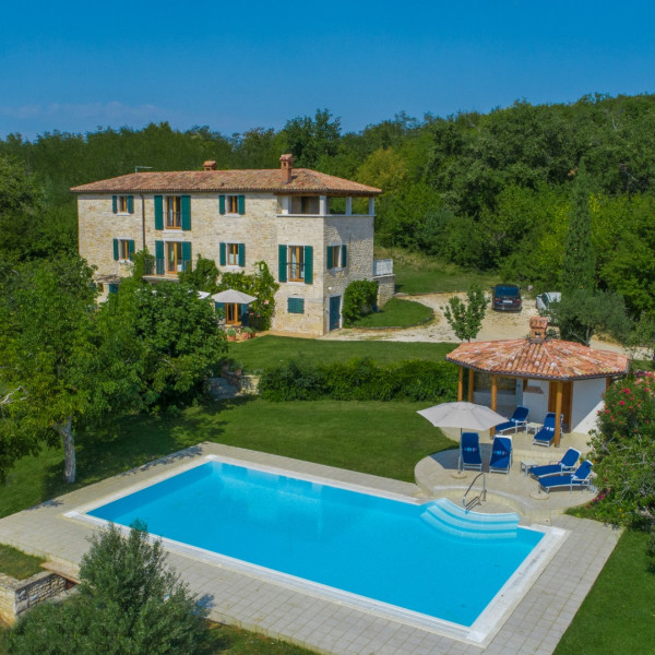 Villa Moncitta, Villa Moncitta Luxury stone villa with large garden, private pool and panoramic views  Karojba